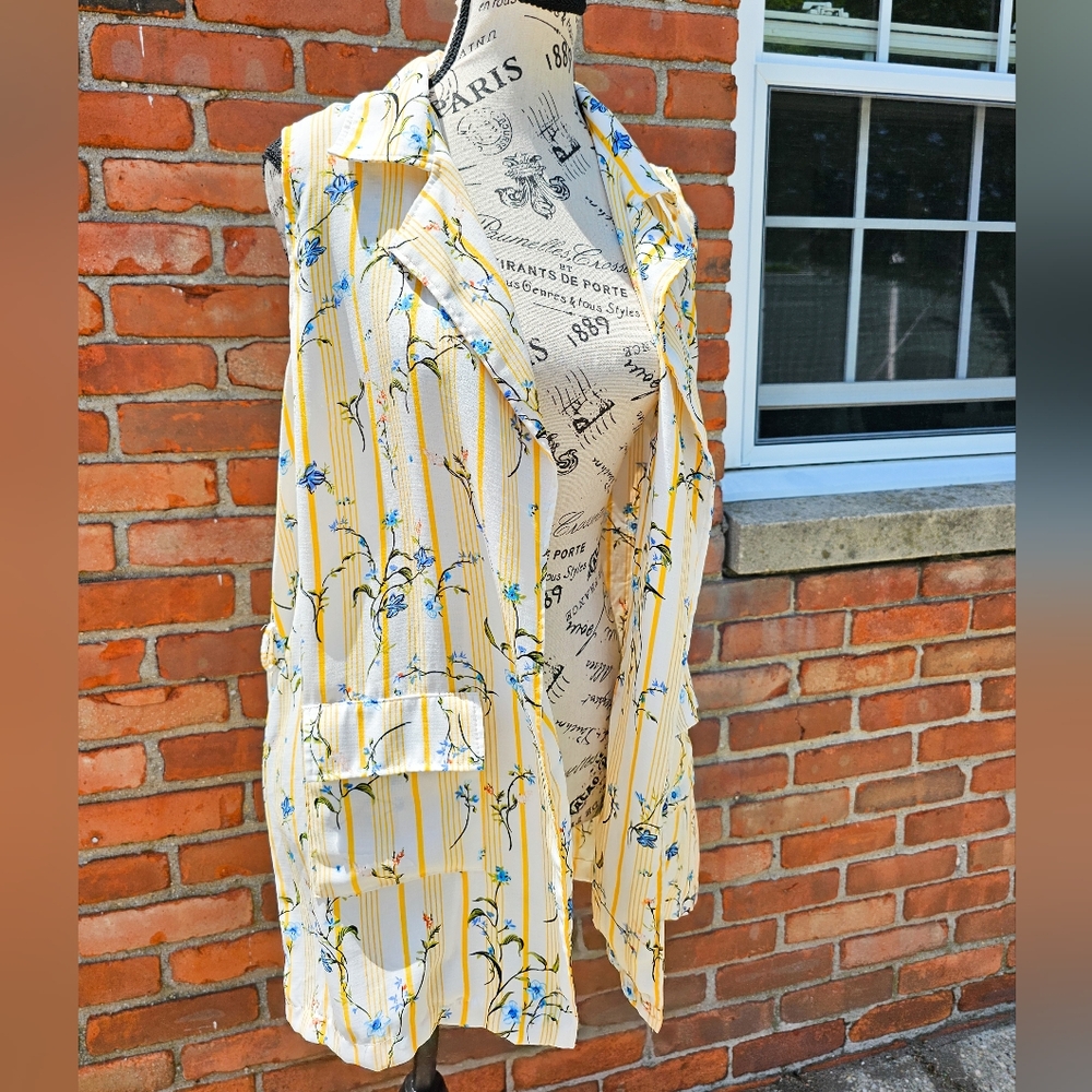 New Lec Lec Boho Floral Sleeveless Cardigan Vest.